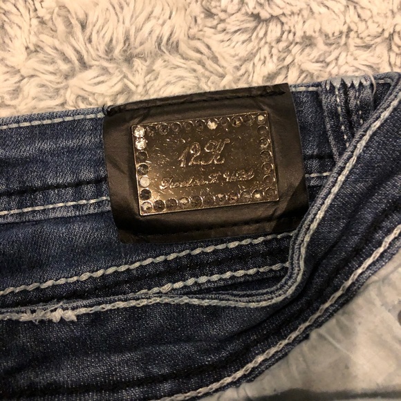 Twelve K Blue Bedazzled Embroidered Bootcut Jeans Low Rise Flap Pocket 9Jrs - Picture 4 of 16